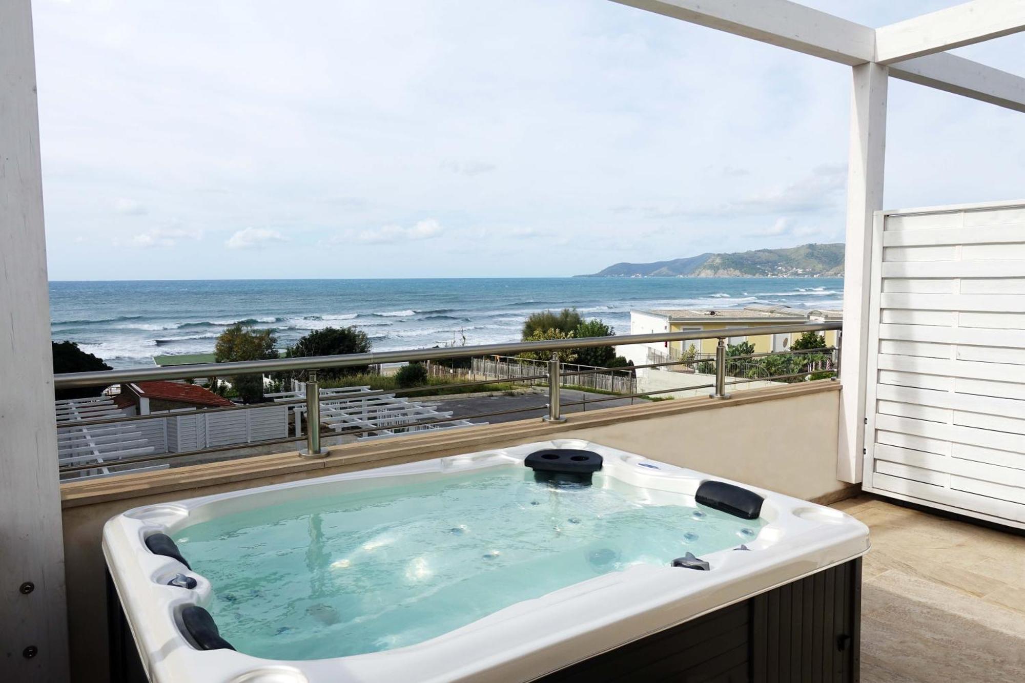 Hotel E Residence Il Faro 아시아롤리 외부 사진