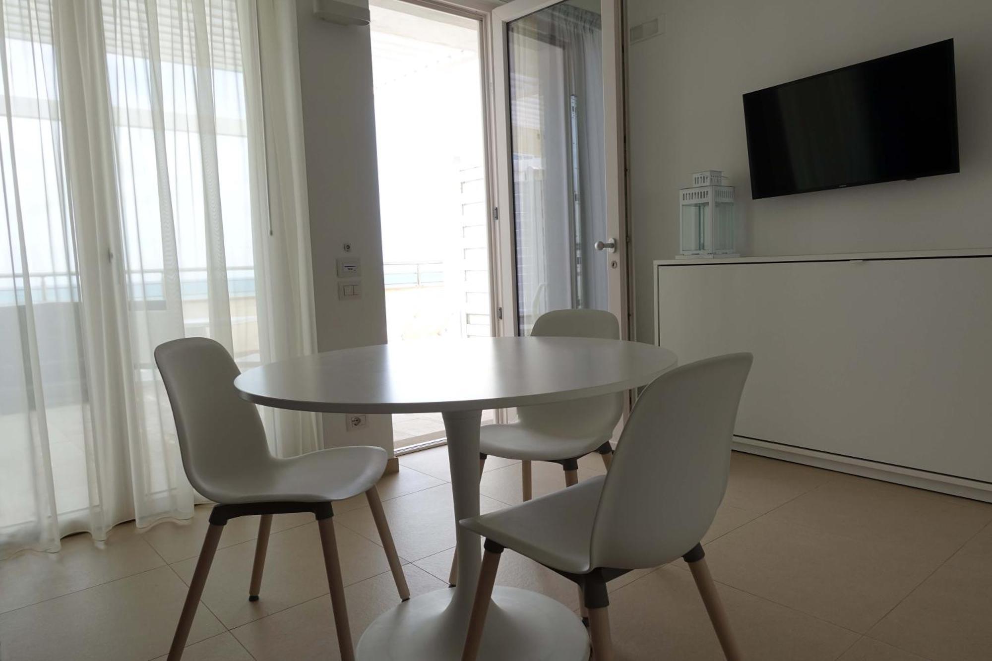 Hotel E Residence Il Faro 아시아롤리 외부 사진