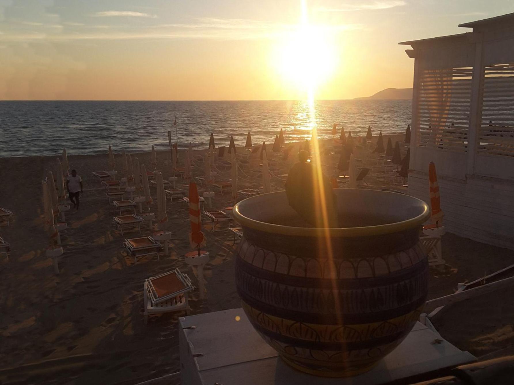 Hotel E Residence Il Faro 아시아롤리 외부 사진