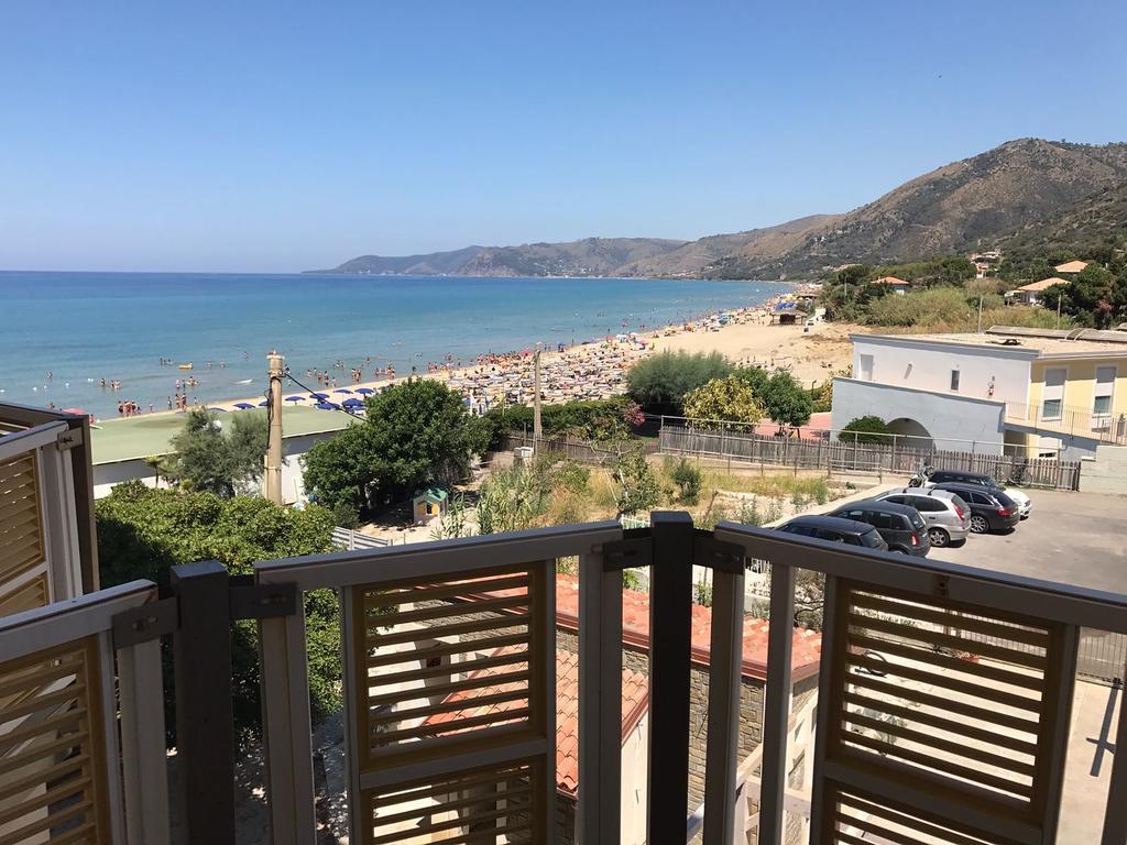 Hotel E Residence Il Faro 아시아롤리 외부 사진
